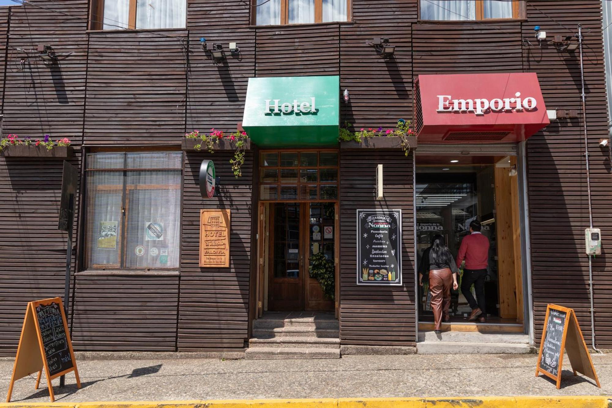 Hotel Di Torlaschi Valdivia Exterior photo